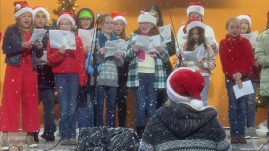 children Christmas caroling